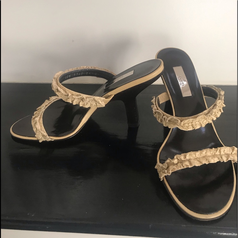 Gucci shoes size 34 1/2C authentic